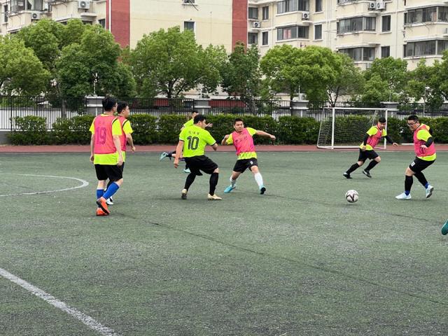 尽管哈登受到了轻罪指控，但这并不会有限的他与骑士的合同谈判？