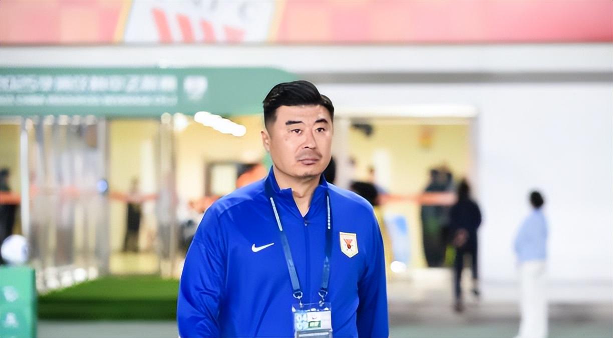 卫冕冠军即将登场，梅西社媒晒训练照：并肩作战